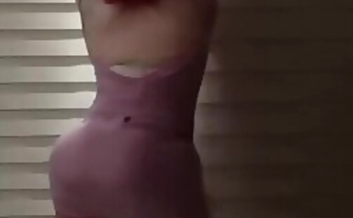 Sissy KarlitaTVMex in sexy miniskirt